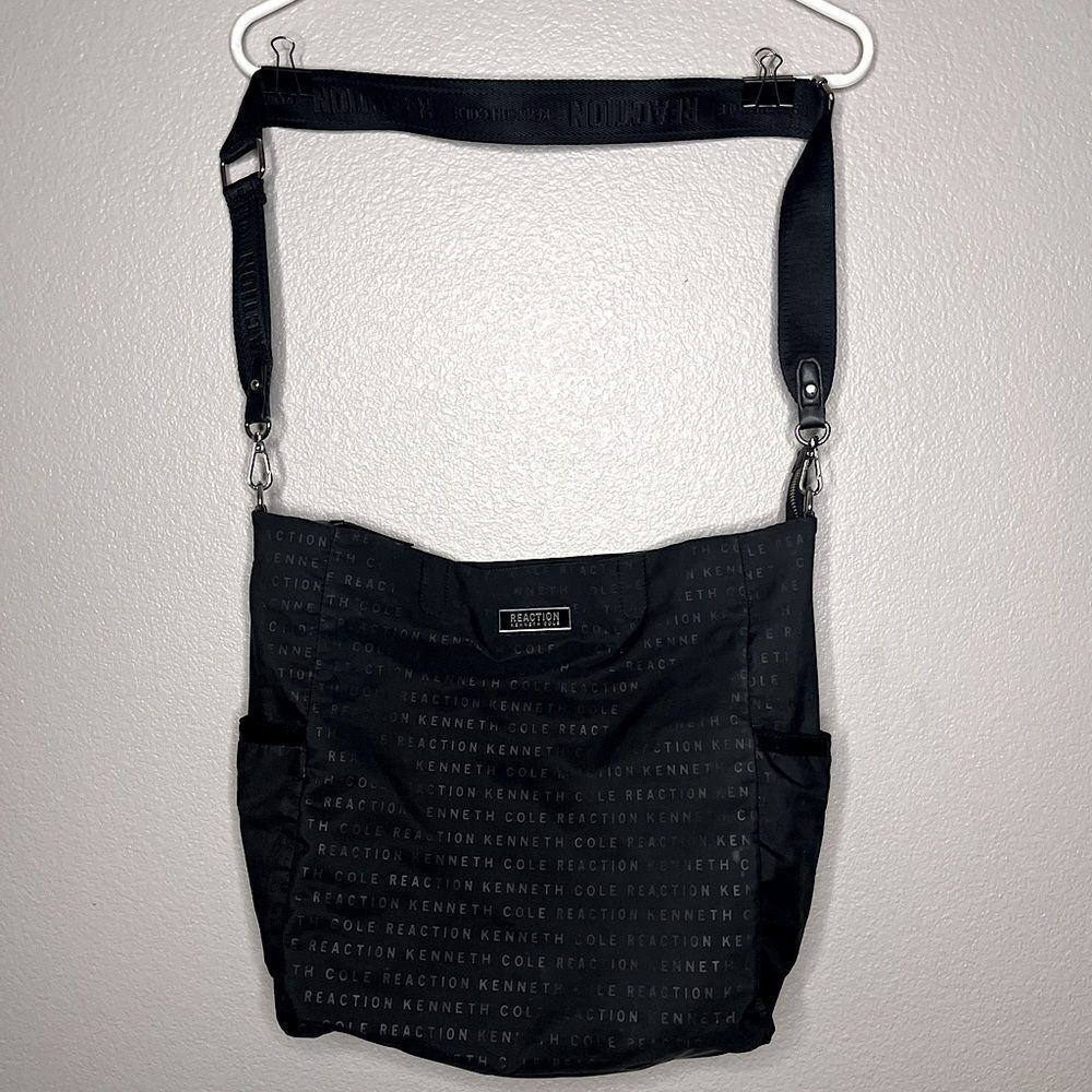 Kenneth Cole Reaction Black Purse Printed Brand Large Bag Adjustable Silver EUC‍
